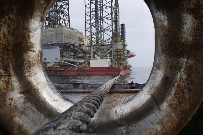How PTFE Coated Fasteners Are Used in Offshore and Marine Applications